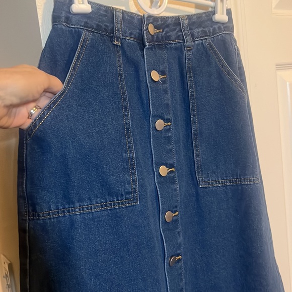 Full Button front Denim Skirt with pockets Small - Picture 2 of 8